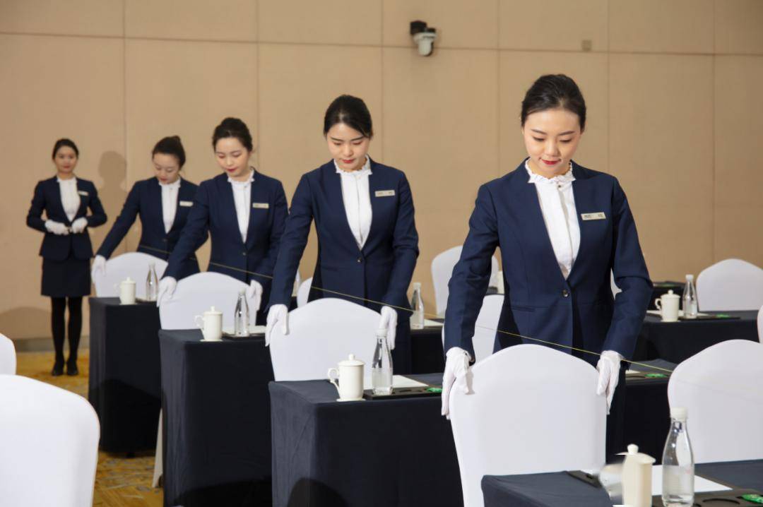 以标准化理念为引领，提升会议展览服务质量与效率