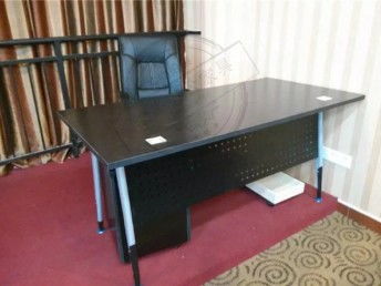 专业办公家具解决方案 批发定制老板桌、会议折叠培训桌、办公电脑桌与学校桌