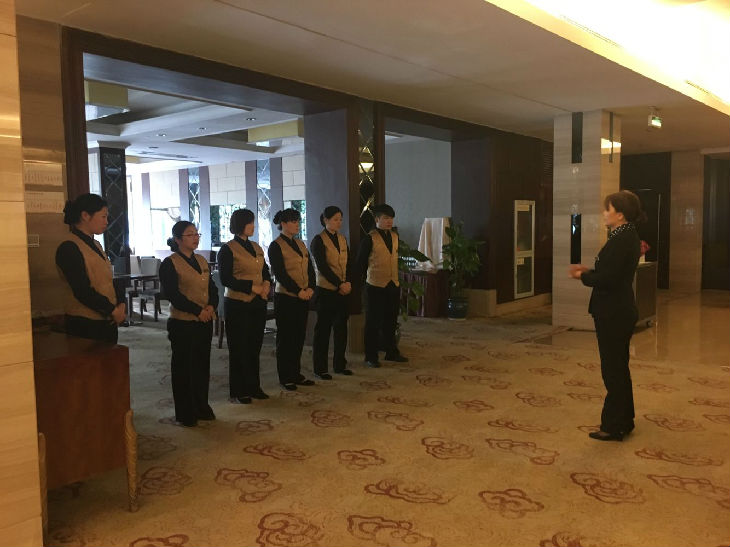 餐饮部提升服务质量专题会议暨餐饮会展服务展示研讨会总结